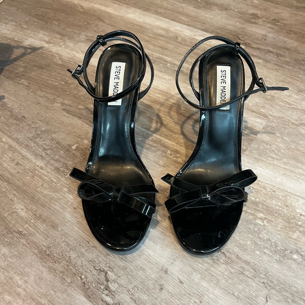 Steve Madden Bradshaw bow heel sandals, 9.5 BLACK patent leather